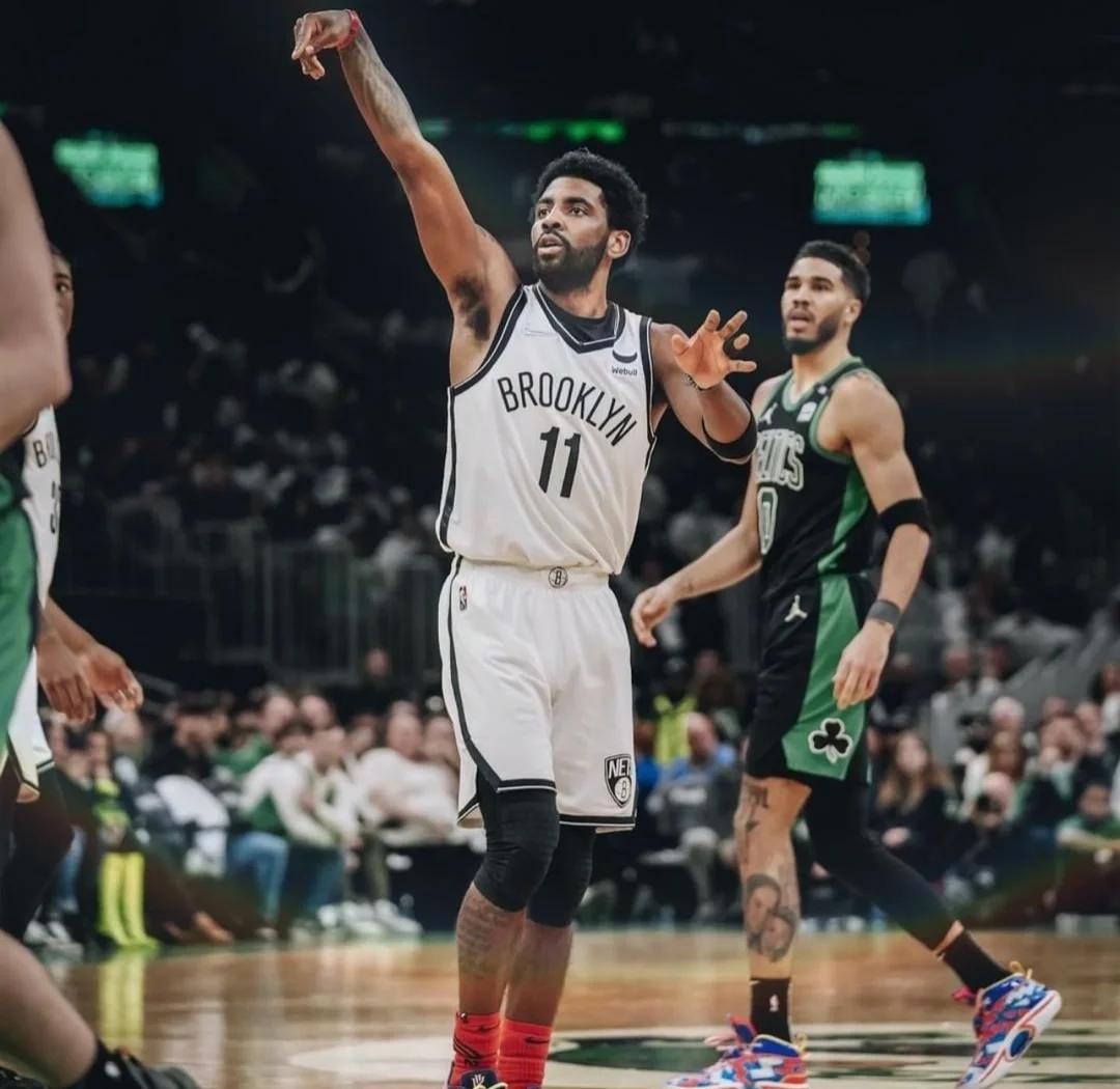 凯尔特人球星三分绝杀，全场观众热烈欢呼，专业本站当前设备安全一点.